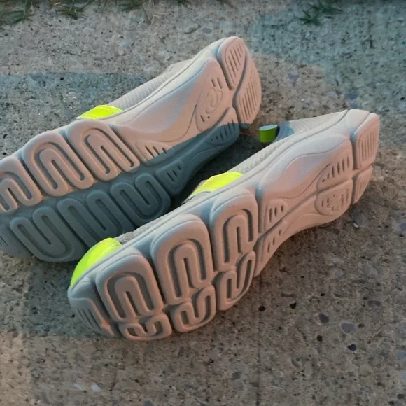 ESCO slip on - Picture 2 of 2